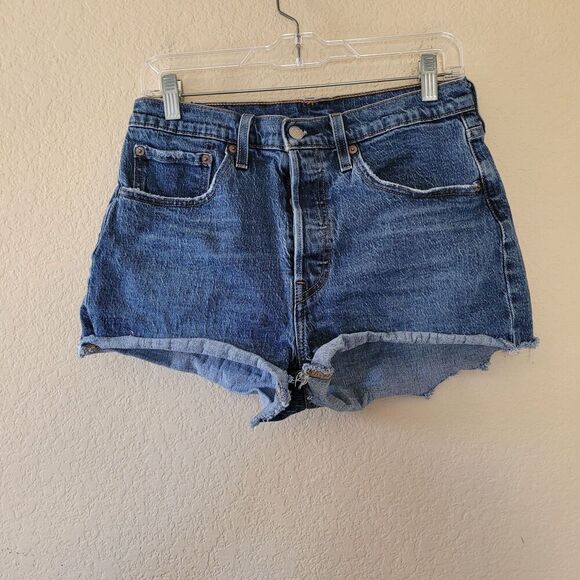 Levis 501 Cut Off Jean Shorts Size 30 Blue High Rise Button Fly Beach Raw Hem - Picture 1 of 9
